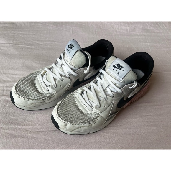 Nike Women’s Air Max Excee Sneaker - Picture 3 of 7